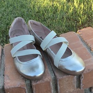 OTBT Forever Metslic leather flats.  Size 7m